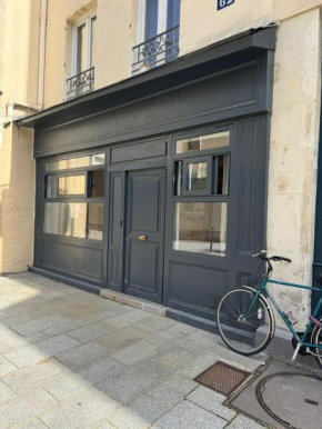 Ancien Atelier Parisien Grand 2 pièces